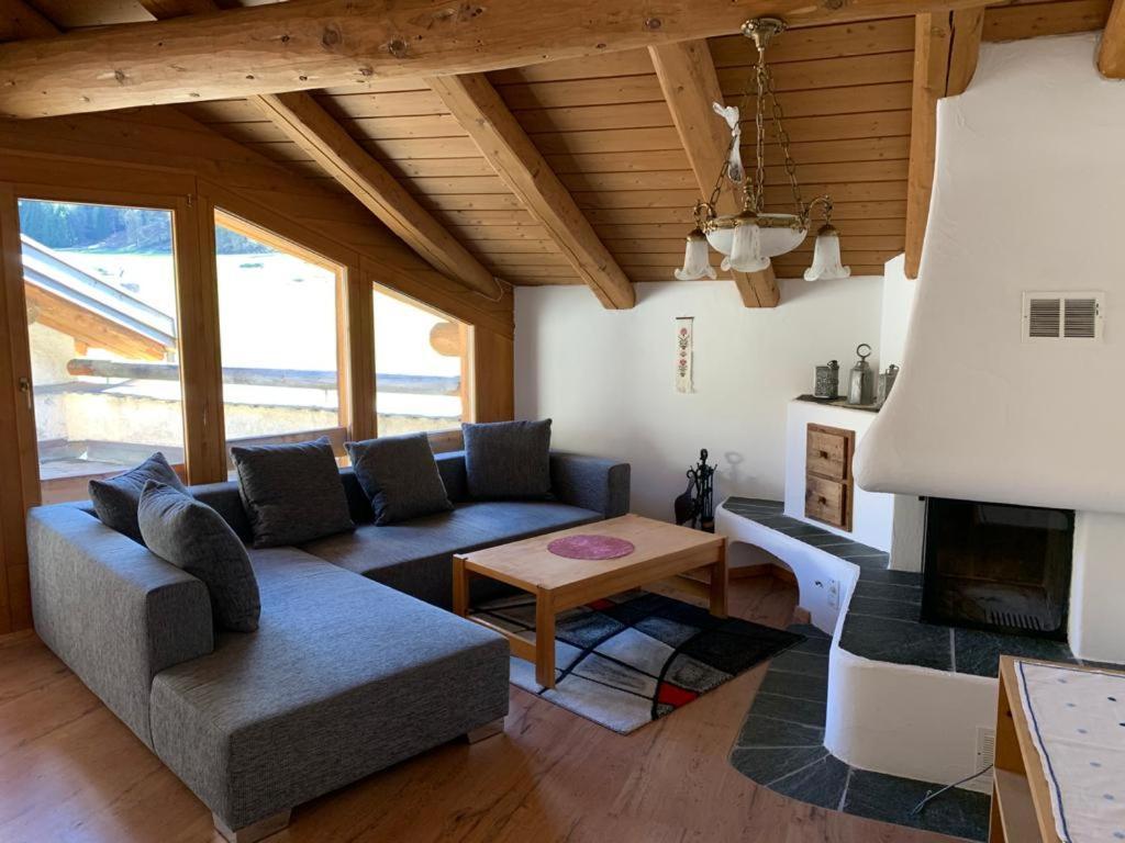 Ferienwohnung Jalet Tschierv ภายนอก รูปภาพ