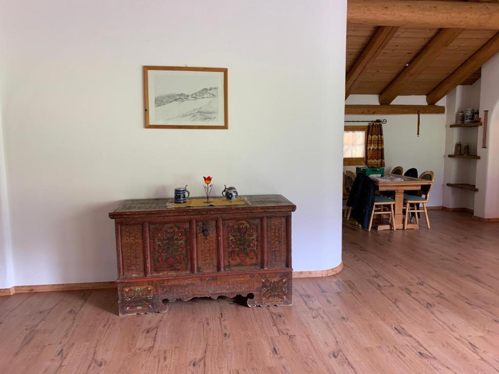 Ferienwohnung Jalet Tschierv ภายนอก รูปภาพ